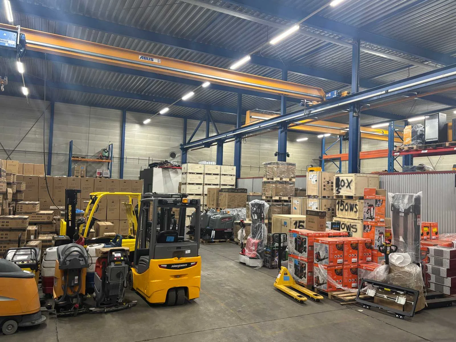 Overtollige voorraad gereedschappen en machines