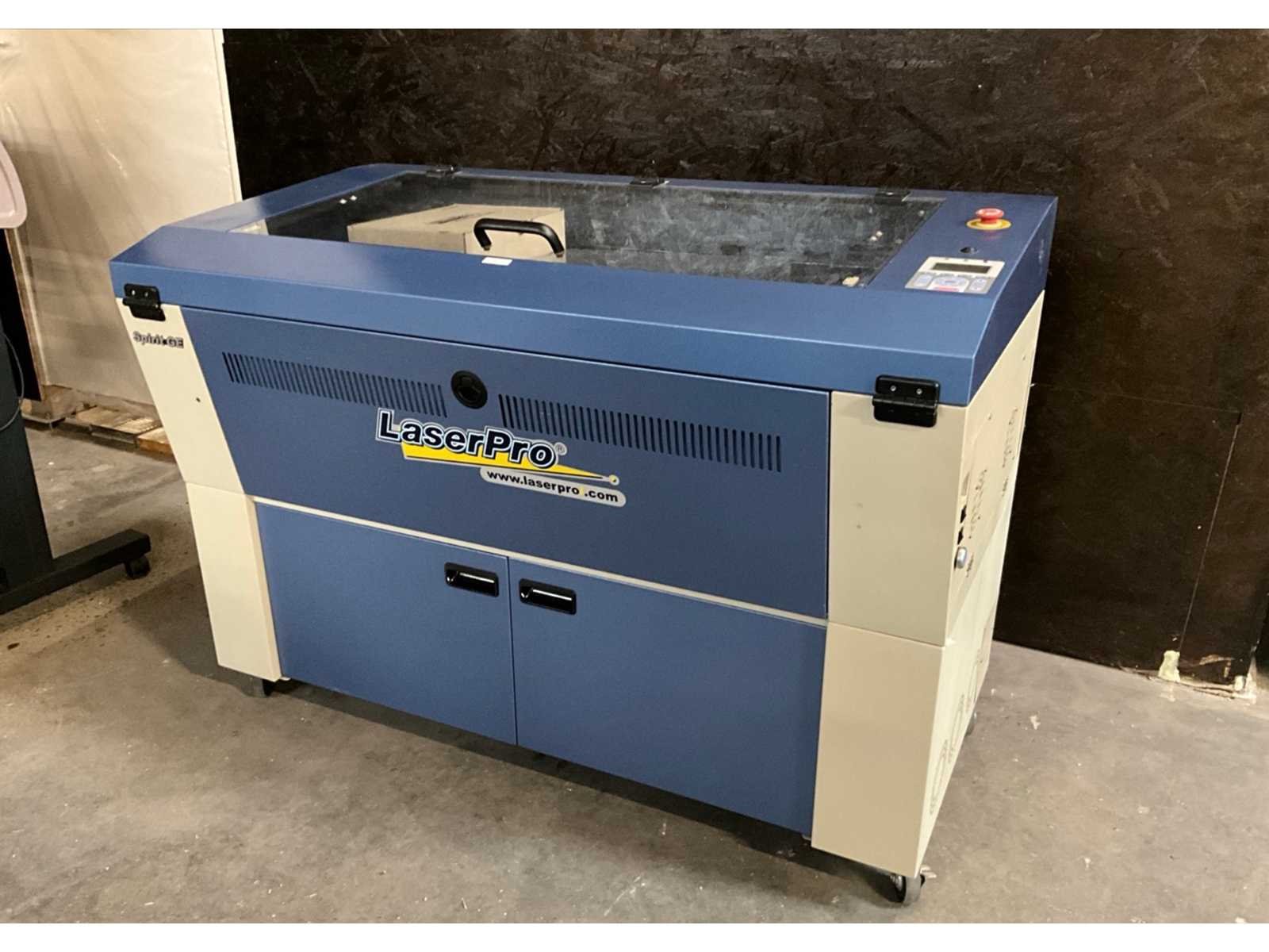 Overtollige voorraad printmachines en diverse machines