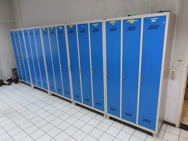 Overtoom - lockerkast 3-deurs (5x) - afbeelding 1 van  2