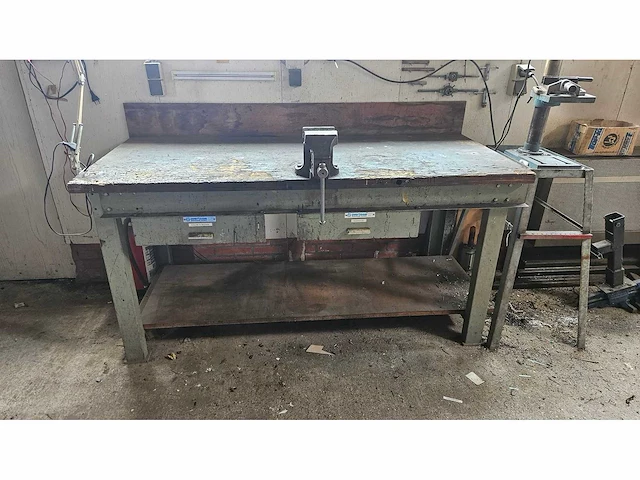 Overtoom - overtoom werkbank met bankschroef (0,8x2x0,9 )lbh - afbeelding 3 van  5