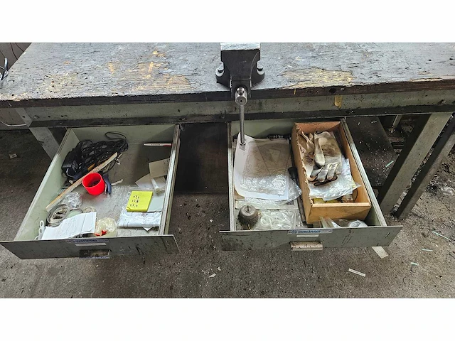 Overtoom - overtoom werkbank met bankschroef (0,8x2x0,9 )lbh - afbeelding 4 van  5
