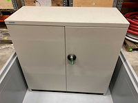 Overtoom 2-deurs kast - afbeelding 1 van  3