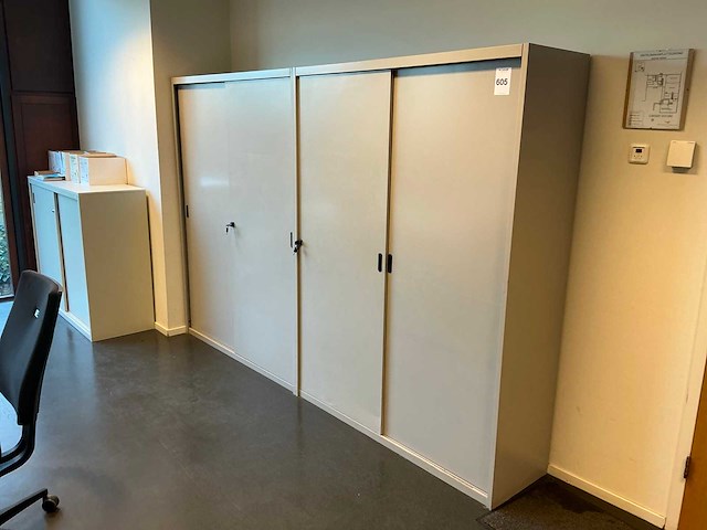 Overtoom archiefkast (4x) - afbeelding 1 van  5