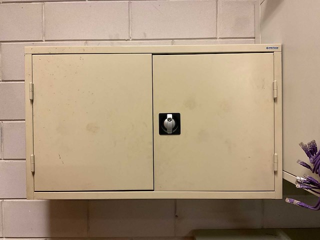 Overtoom industriële kast - afbeelding 1 van  8