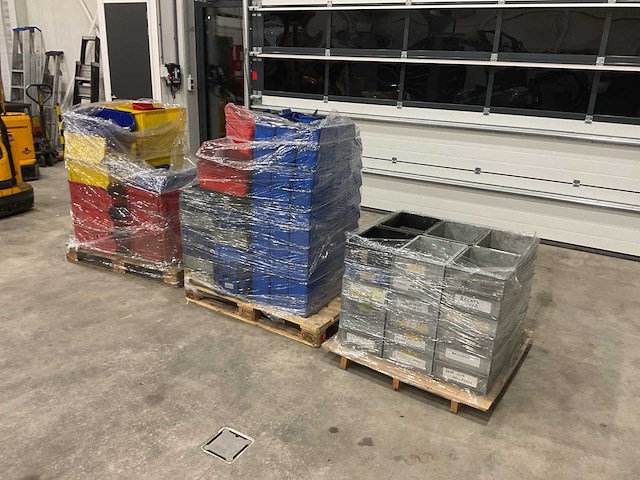 Overtoom magazijnbak (3x) - afbeelding 1 van  7