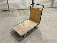Overtoom plateauwagen