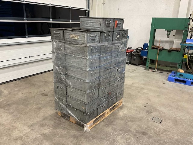 Overtoom stalen magazijnbak (52x) - afbeelding 2 van  5