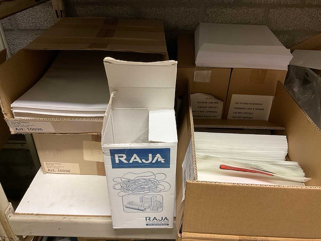Overtoom, tesa magazijnstelling met inhoud - afbeelding 18 van  41