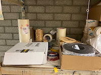 Overtoom, tesa magazijnstelling met inhoud - afbeelding 39 van  41