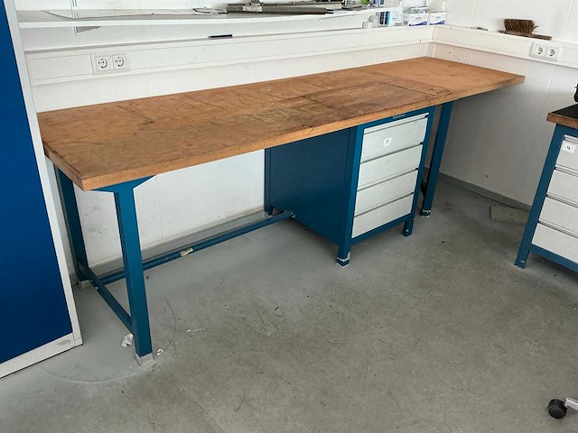Overtoom werkbank met ladenkast - afbeelding 1 van  6