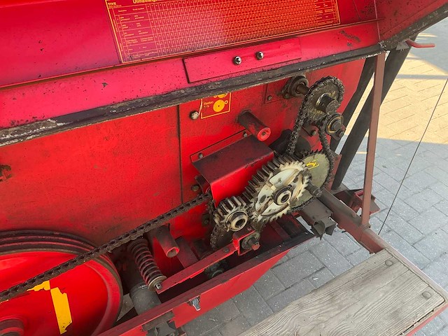 Överum tive 812 kunstmeststrooier - afbeelding 3 van  10