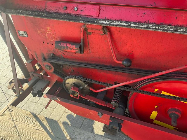 Överum tive 812 kunstmeststrooier - afbeelding 4 van  10