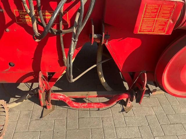 Överum tive 812 kunstmeststrooier - afbeelding 7 van  10