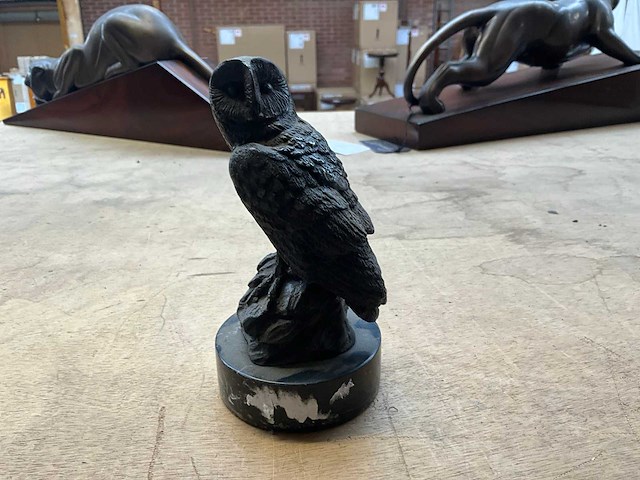 Owl and hawk on marble decoratief beeld (2x) - afbeelding 3 van  4