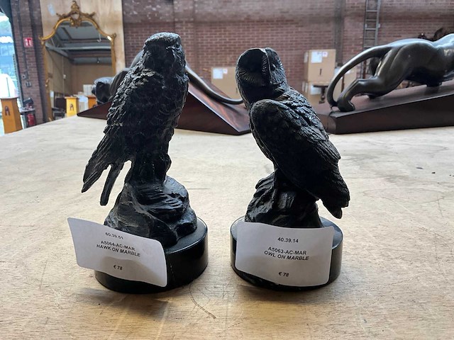 Owl and hawk on marble decoratief beeld (2x) - afbeelding 4 van  4