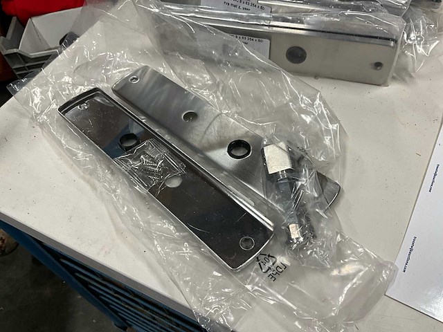 Oxloc - 254x50mm ovaal - met kruk-/wc-slotgat wc63/8 rvs - langschild (9x) - afbeelding 2 van  3