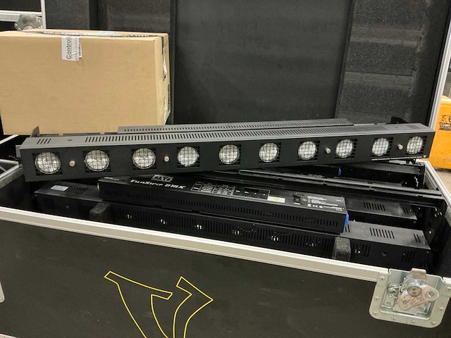 Oxo active funstrip dmx 10x75w blinder (8x) - afbeelding 3 van  8