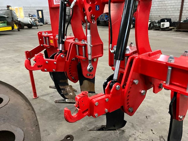 Özduman/kverneland - 2023 - dpt subsoiler - woeler - afbeelding 5 van  6