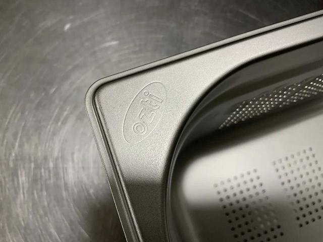 Ozti - gn 1/3-150 - geperforeerde gastronormbak (11x) - afbeelding 1 van  4