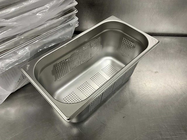 Ozti - gn 1/3-150 - geperforeerde gastronormbak (11x) - afbeelding 2 van  4