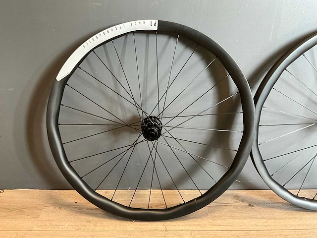 P1 race technologies singularis m30 carbon wielset - afbeelding 2 van  6