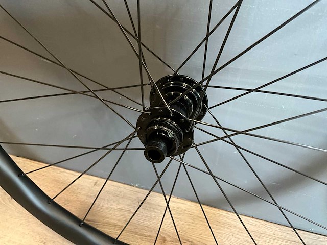 P1 race technologies singularis m30 carbon wielset - afbeelding 3 van  6