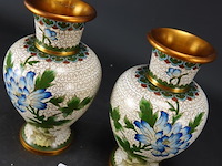 Paar 20ste eeuwse chinese cloisonne vazen - afbeelding 2 van  5