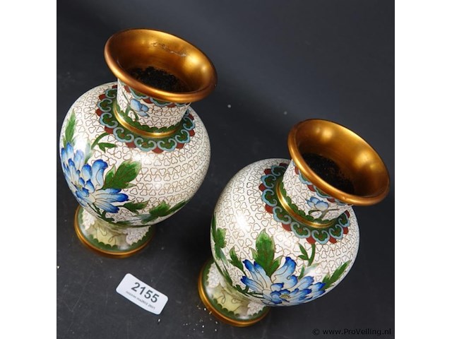Paar 20ste eeuwse chinese cloisonne vazen - afbeelding 3 van  5