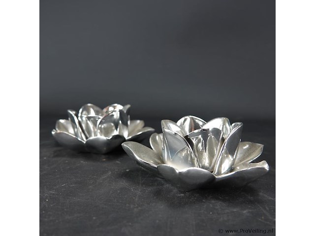 Paar aardewerk gezilverde bloemkandelaren - afbeelding 4 van  5