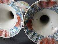 Paar antieke grote imari kraagvazen - afbeelding 4 van  5