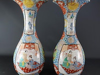 Paar antieke grote imari kraagvazen - afbeelding 1 van  5