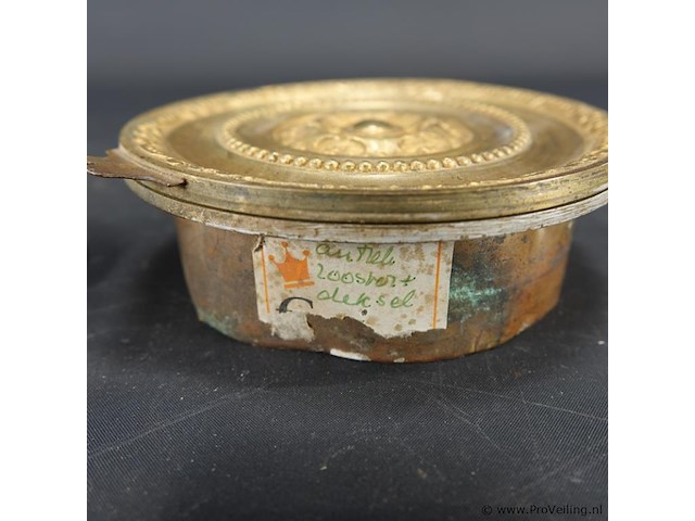 Paar antieke roosterdeksels met vergulding - afbeelding 5 van  5