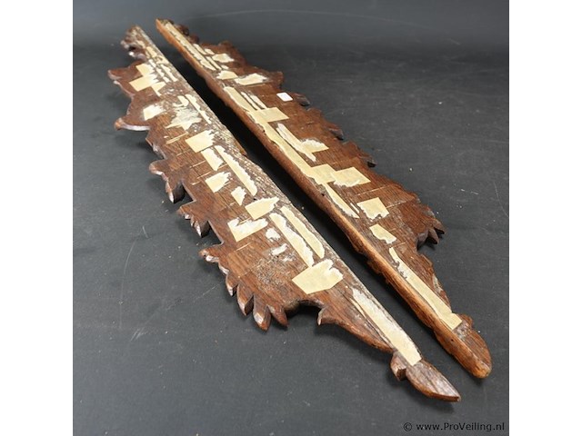 Paar antieke?. snijwerken - afbeelding 5 van  5