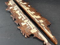 Paar antieke?. snijwerken - afbeelding 5 van  5