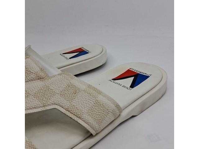 Paar badslippers, maat 8 1/2, louis vuitton, wit - afbeelding 2 van  9
