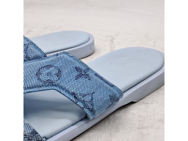 Paar badslippers, maat 9, louis vuitton - afbeelding 7 van  8
