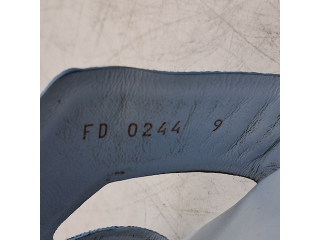 Paar badslippers, maat 9, louis vuitton - afbeelding 8 van  8