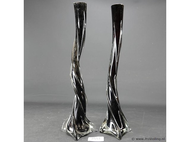 Paar dikglazen getordeerde vazen - afbeelding 1 van  5