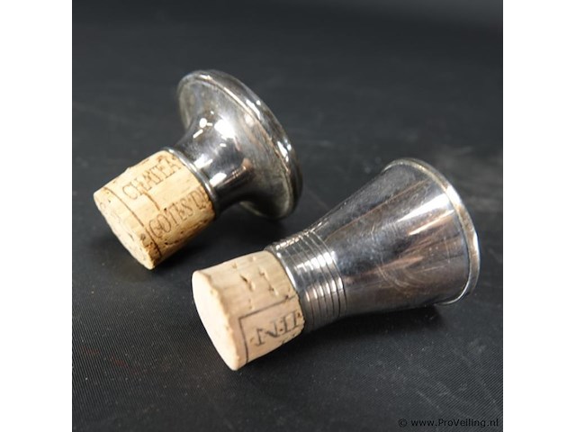 Paar flessendoppen - afbeelding 4 van  5