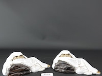 Paar gestileerde aardewerk happy boeddha's - afbeelding 1 van  5