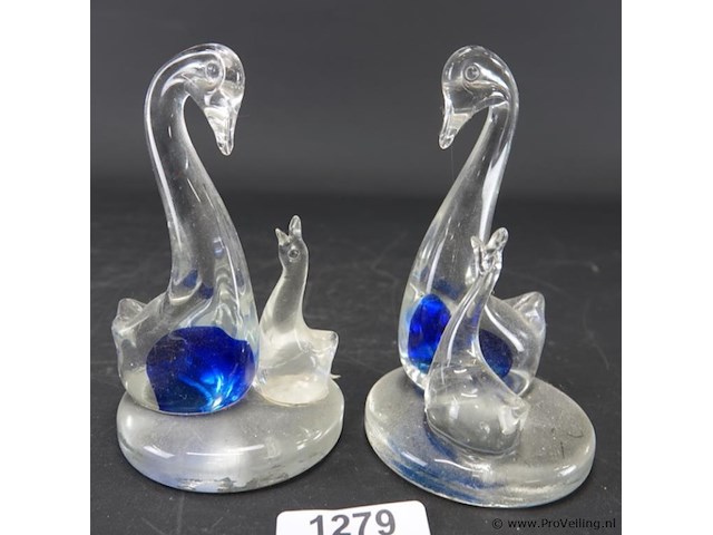 Paar glazen zwanen - afbeelding 1 van  5