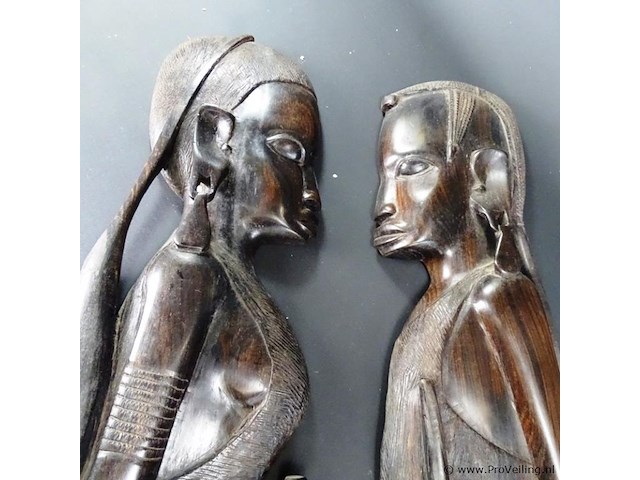 Paar grote afrikaanse in ebbenhout gesneden figuren - afbeelding 3 van  5