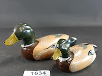 Paar handbeschilderde houten eenden - afbeelding 1 van  5