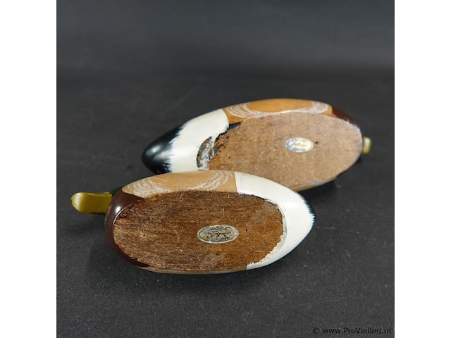 Paar handbeschilderde houten eenden - afbeelding 4 van  5