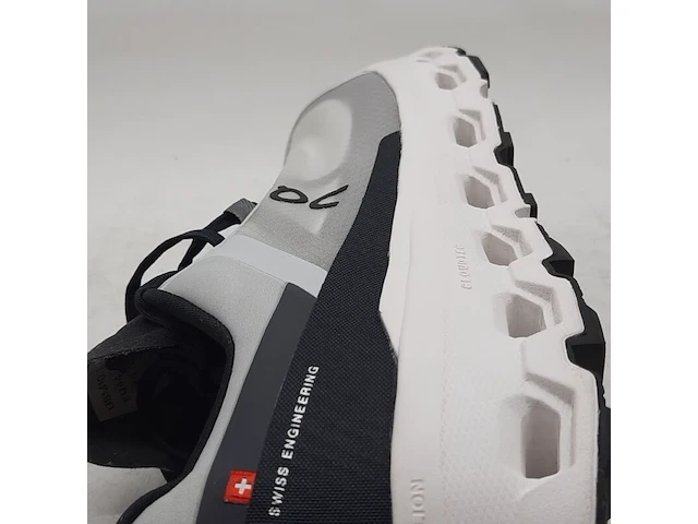 Paar hardloopschoenen, maat 44, on, 3me30110818 - afbeelding 2 van  11