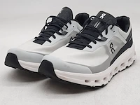 Paar hardloopschoenen, maat 44, on, 3me30110818