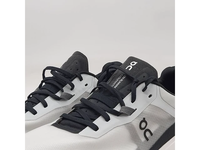Paar hardloopschoenen, maat 44, on, 3me30110818 - afbeelding 6 van  11