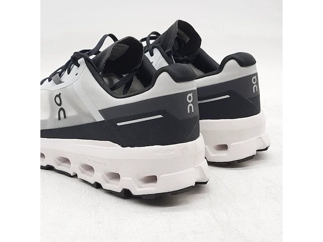 Paar hardloopschoenen, maat 44, on, 3me30110818 - afbeelding 9 van  11