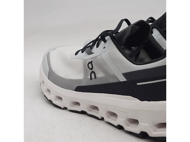 Paar hardloopschoenen, maat 44, on, 3me30110818 - afbeelding 10 van  11