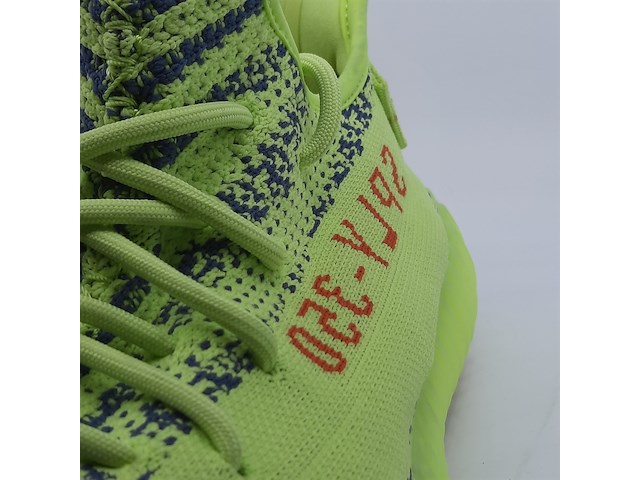 Paar herensneakers, maat 44 2/3, adidas yeezy, b37572 - afbeelding 9 van  12